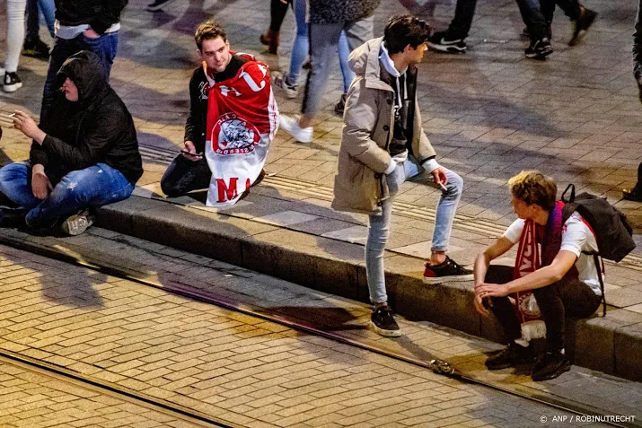 britse fans vieren feest op de dam