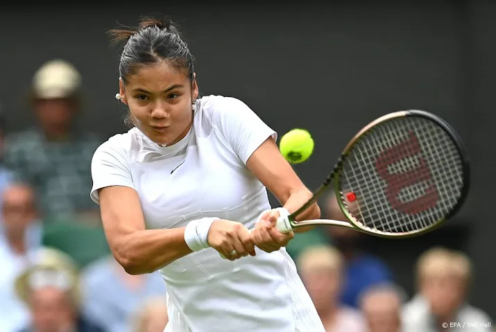 britse tennisster raducanu gaat samenwerken met coach toersoenov