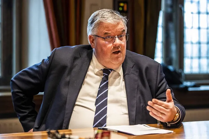 bruls mag van gemeenteraad nog 6 jaar in nijmegen blijven