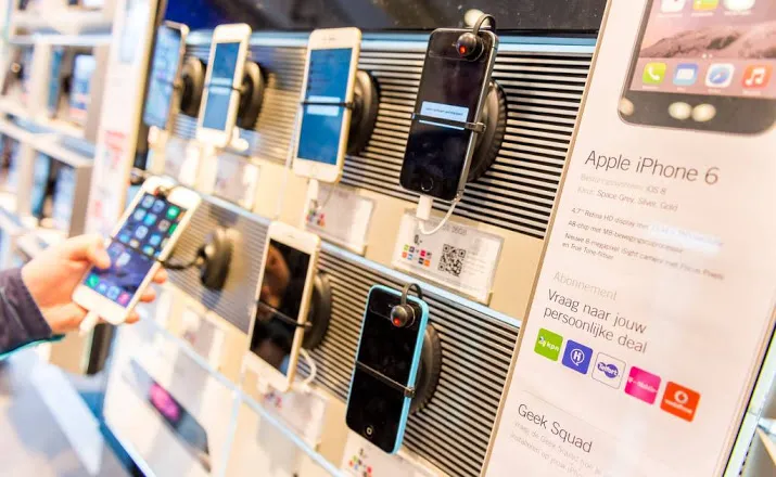 brussel onderzoekt telecomovernames 4 landen