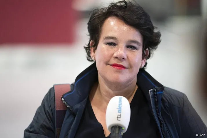 burgemeester dijksma doet aangifte van afbeelding met galg