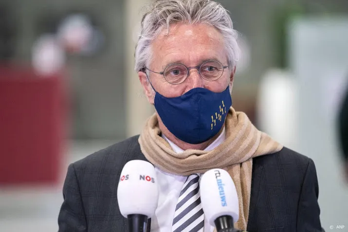 burgemeester jorritsma trots op koningsdag in zijn eindhoven