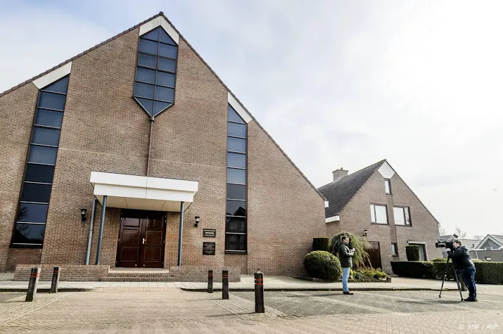 burgemeester urk sionkerk is zelf verantwoordelijk
