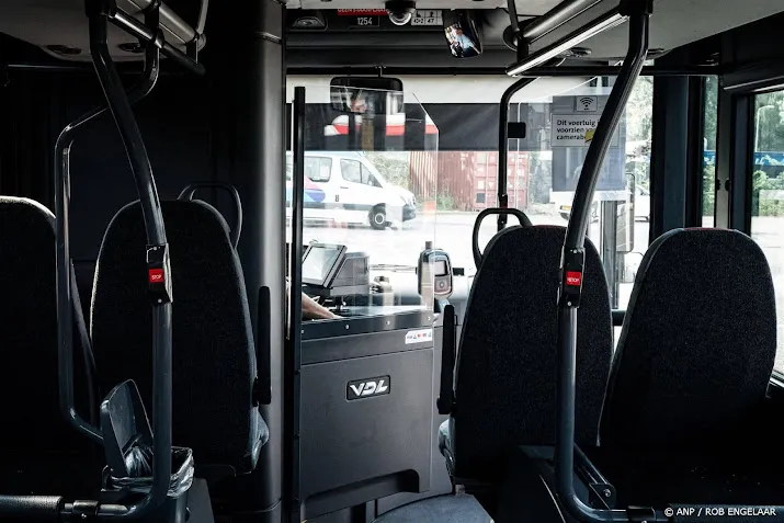 busvervoerder hermes zet studenten in als chauffeur om tekort