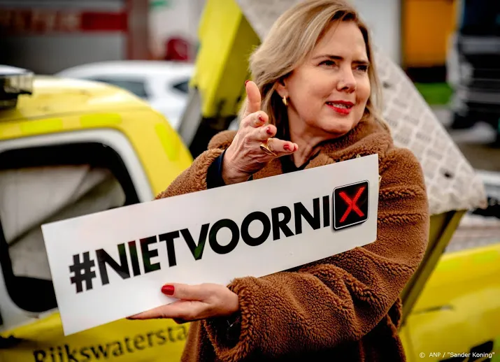 campagne wijst op gevaar negeren rode kruisen