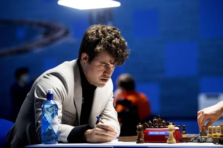 carlsen gaat wereldtitel schaken niet verdedigen