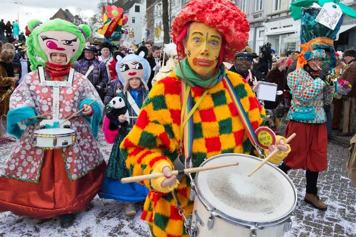 carnavalsvierders onderkoeld in etten leur