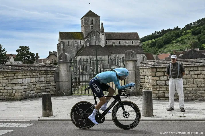 cavendish raakt met covid besmette ploegmaat morkov kwijt in tour