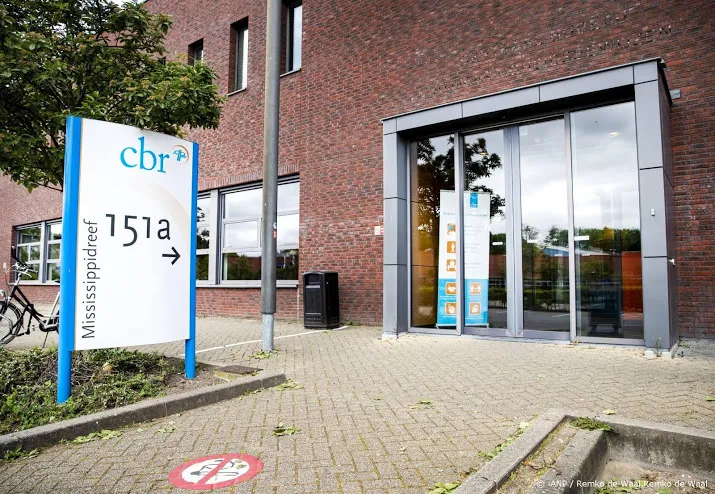 cbr start 28 april met inhalen van 400 000 theorie examens