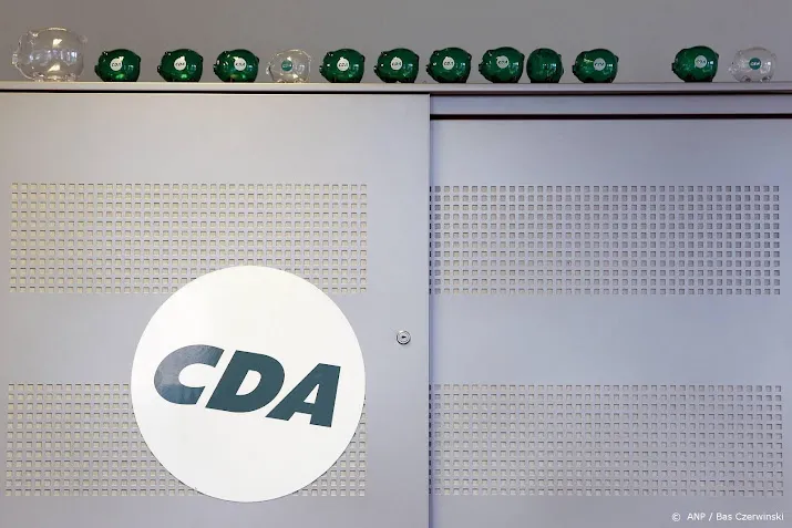 cda bestuur draagt oud kamerlid huibers voor als voorzitter