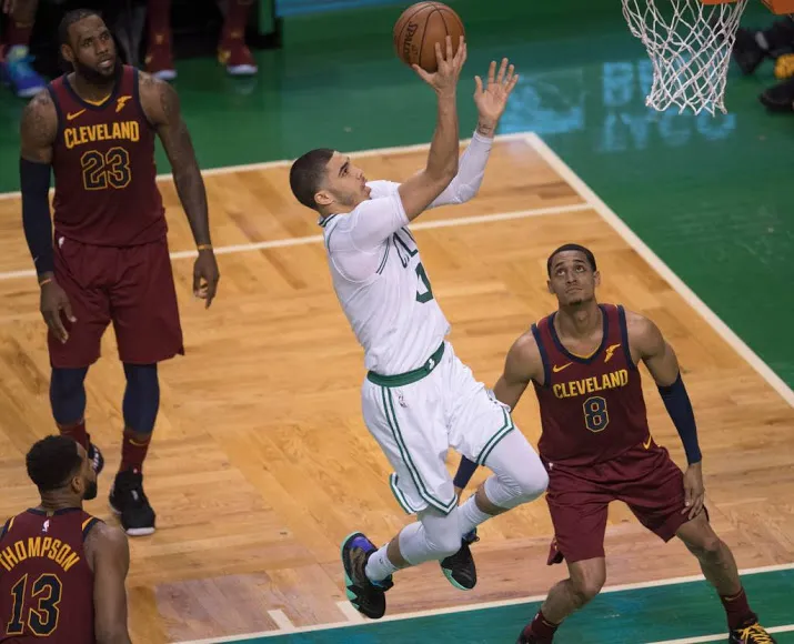 celtics temmen king james in eerste duel