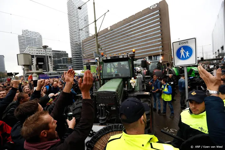 centrum den haag onbereikbaar met tram en bus