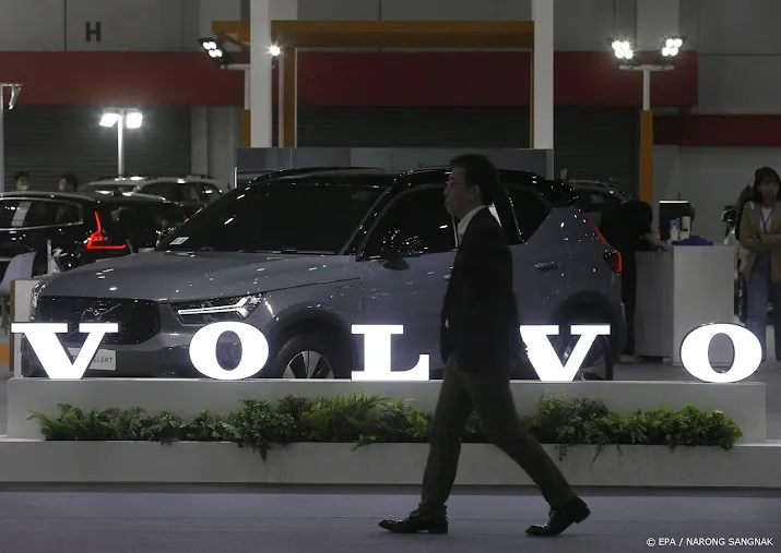 chinese grootaandeelhouder geely verkoopt deel belang in volvo