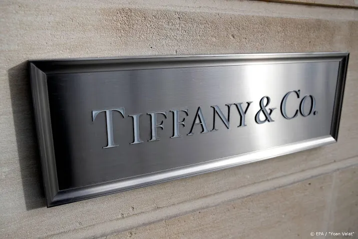 chinezen stuwen kerstomzet juweliersketen tiffany