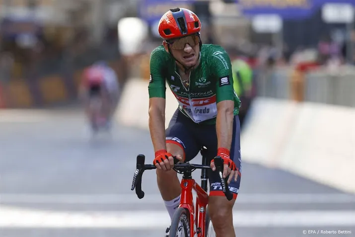 ciccone sprint naar winst in bergrit ronde van catalonie
