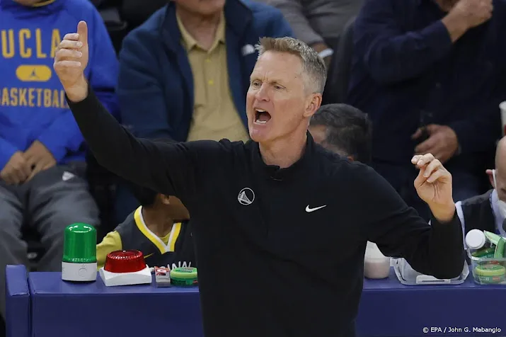 coach kerr praat niet over basketbal maar eist wapenverbod