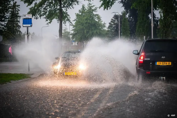 code geel in zuiden en oosten wegens onweersbuien en windstoten