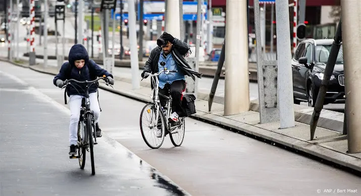 code geel om windstoten voor zondag in noorden en noordwesten