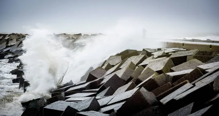 code geel voor windstoten in noordwesten