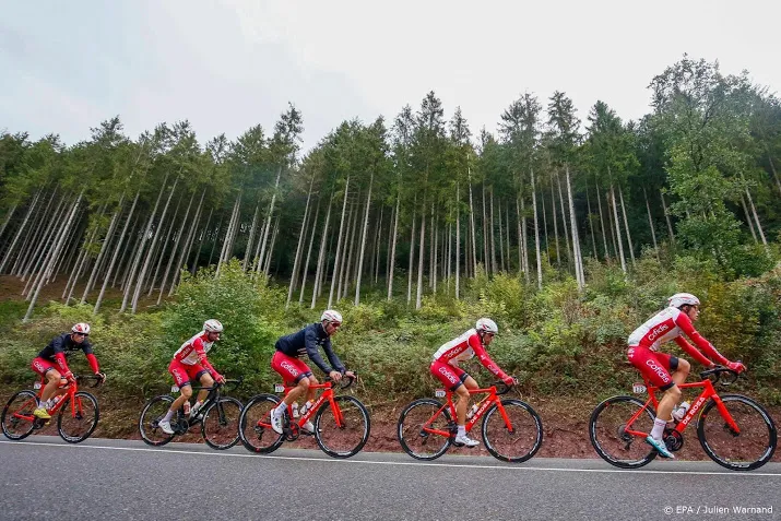 cofidis moet zieke wielrenner kort voor giro vervangen