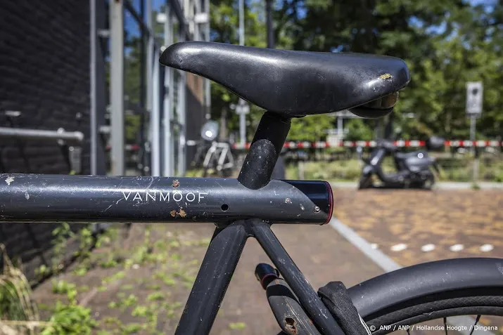curator vanmoof nog geen exclusieve gesprekken met een partij
