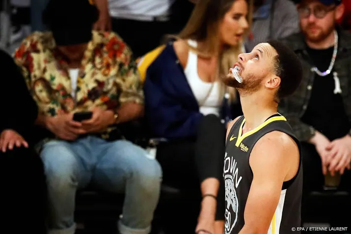 curry met warriors op dreef tegen cavaliers
