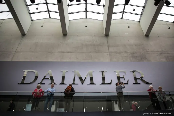 daimler schrapt 1000 managementbanen