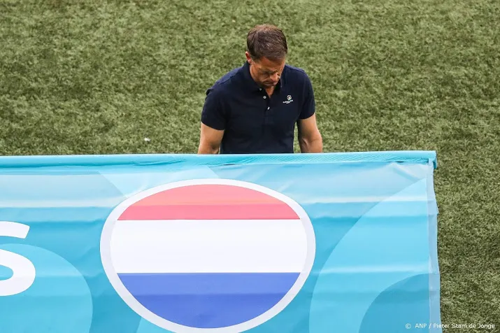 de boer is opgestapt als bondscoach van oranje