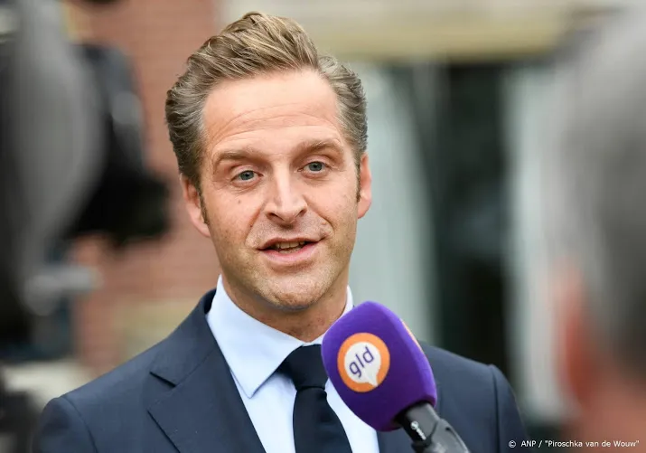de jonge corona spoedwet kan niet op 1 juli in werking treden