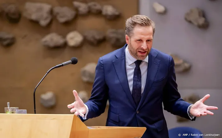 de jonge excuus voor onvolledigheid over contact met van lienden