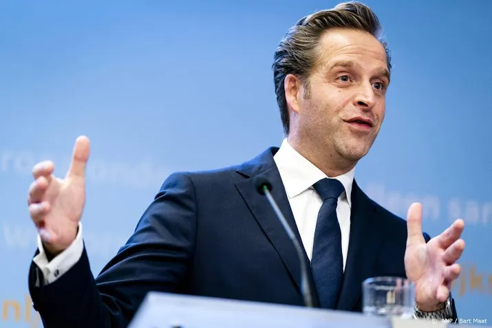 de jonge verwacht niet dat prikinterval teruggaat naar drie weken