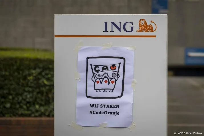 de unie roept werknemers ing amsterdam op volgende week te staken