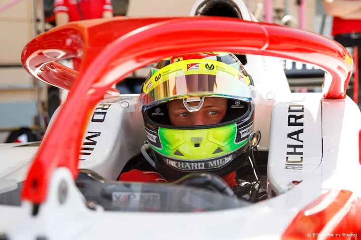 de vries zevende in tweede race formule 2