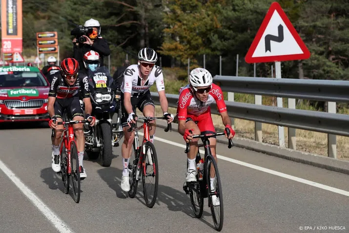 debutant arensman tevreden over eigen prestaties in vuelta