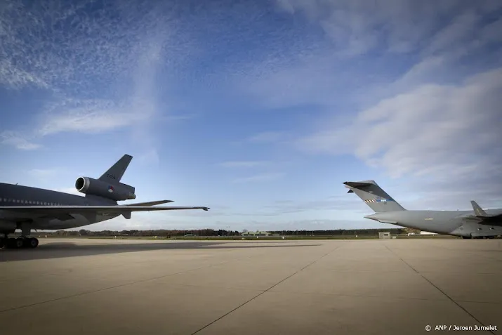 defensie gaat bommen ruimen op vliegbasis deelen