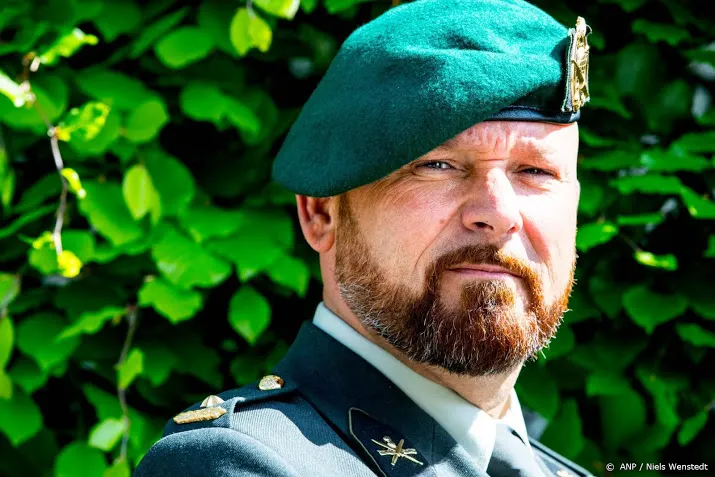 defensie gaat marco kroon schorsen