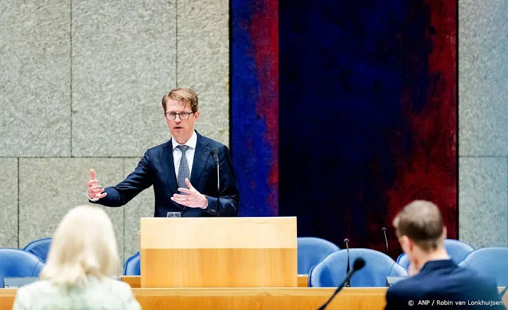 dekker kan verder na excuses