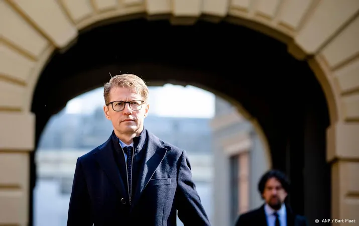 dekker vrijheden 24 gedetineerden ingetrokken