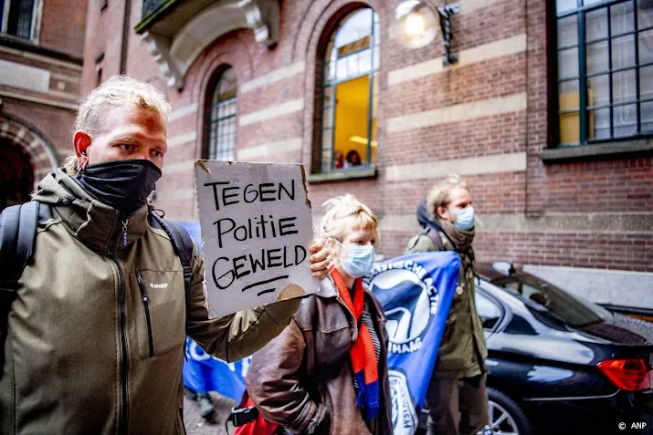 demonstrant klaagt bij europees hof over politiegeweld