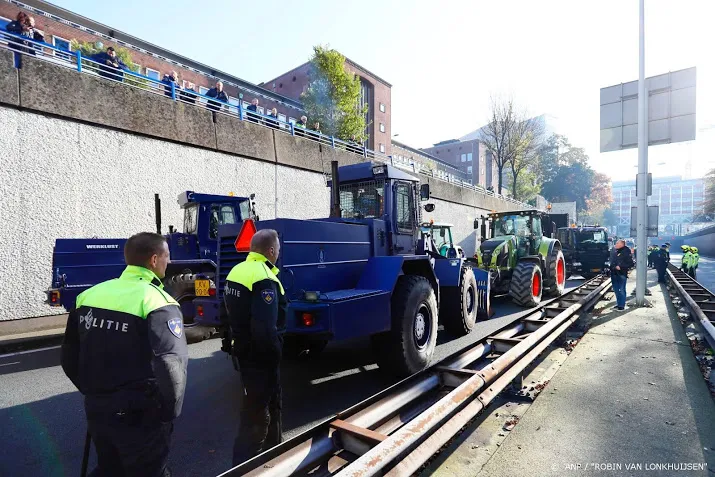 demonstranten negeren afsluiting a12 den haag