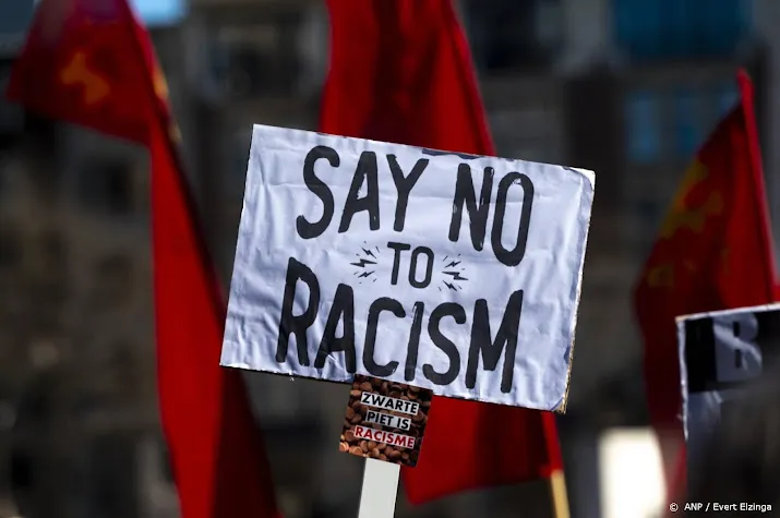 demonstraties tegen zwarte piet in zaandam en staphorst