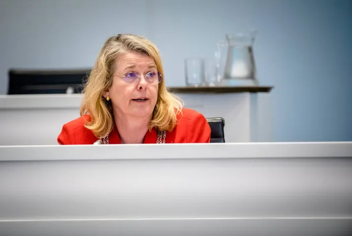 den haag ado psv gaat vooralsnog door