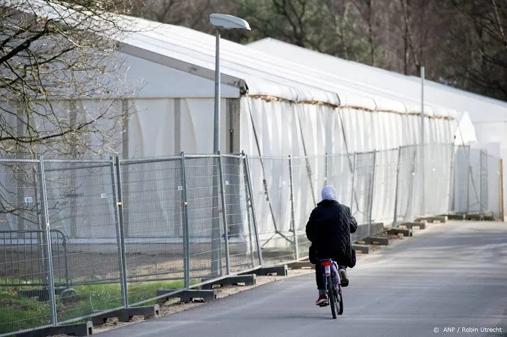 dertig maanden cel voor verkrachting in azc