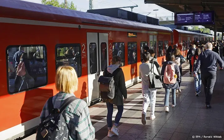 deutsche bahn noemt goedkoop ov kaartje succes