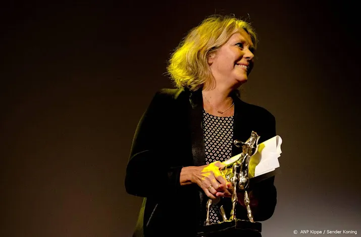 directeur den hamer van eye filmmuseum stapt op