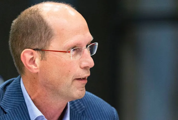 directeur ntr pleit voor ander omroepbestel
