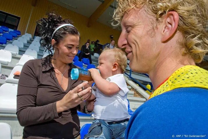 dirk kuyt zoekt de luwte op vanwege breuk met zijn vrouw