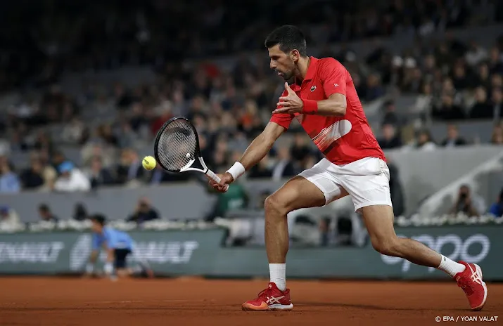 djokovic eenvoudig naar tweede ronde op roland garros