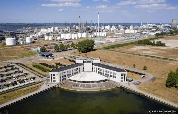 dode door bedrijfsongeval bij shell in havengebied moerdijk
