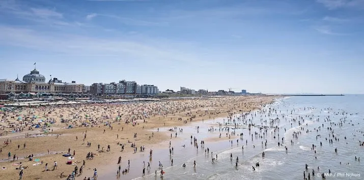 dode op het strand in scheveningen mogelijk door het warme weer